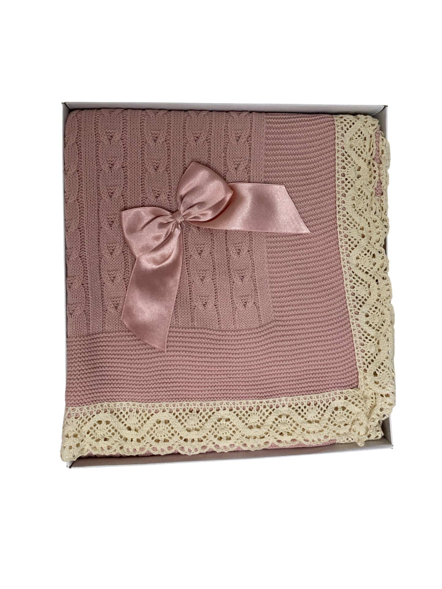 TOQUILLA LANA CON PUNTILLA Y LAZO.