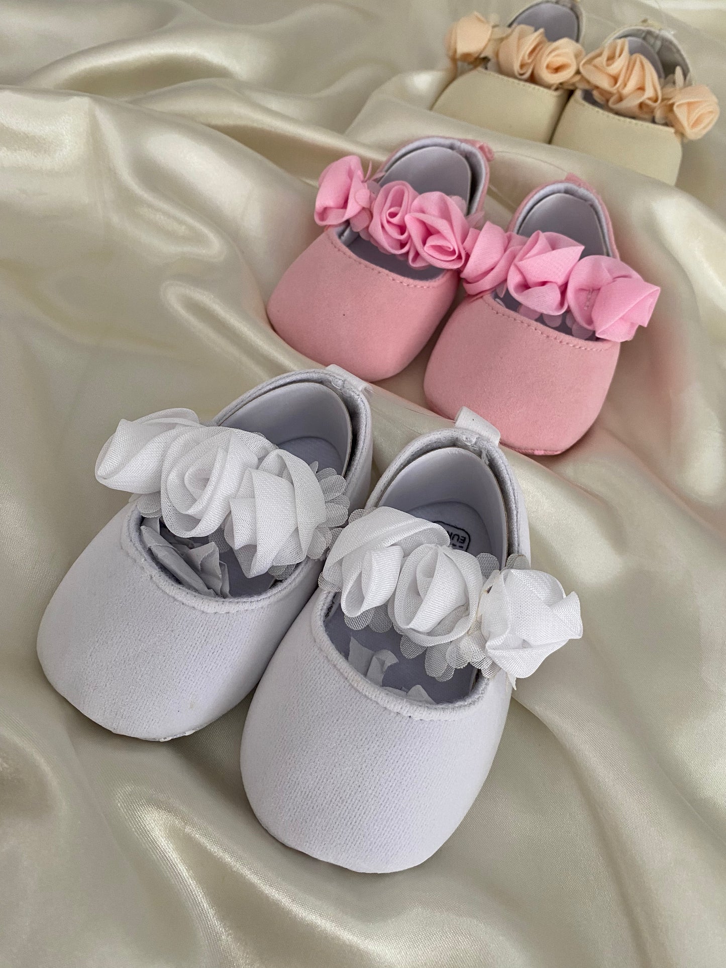 ZAPATOS CON DETALLE FLORES BEBÉ NIÑA