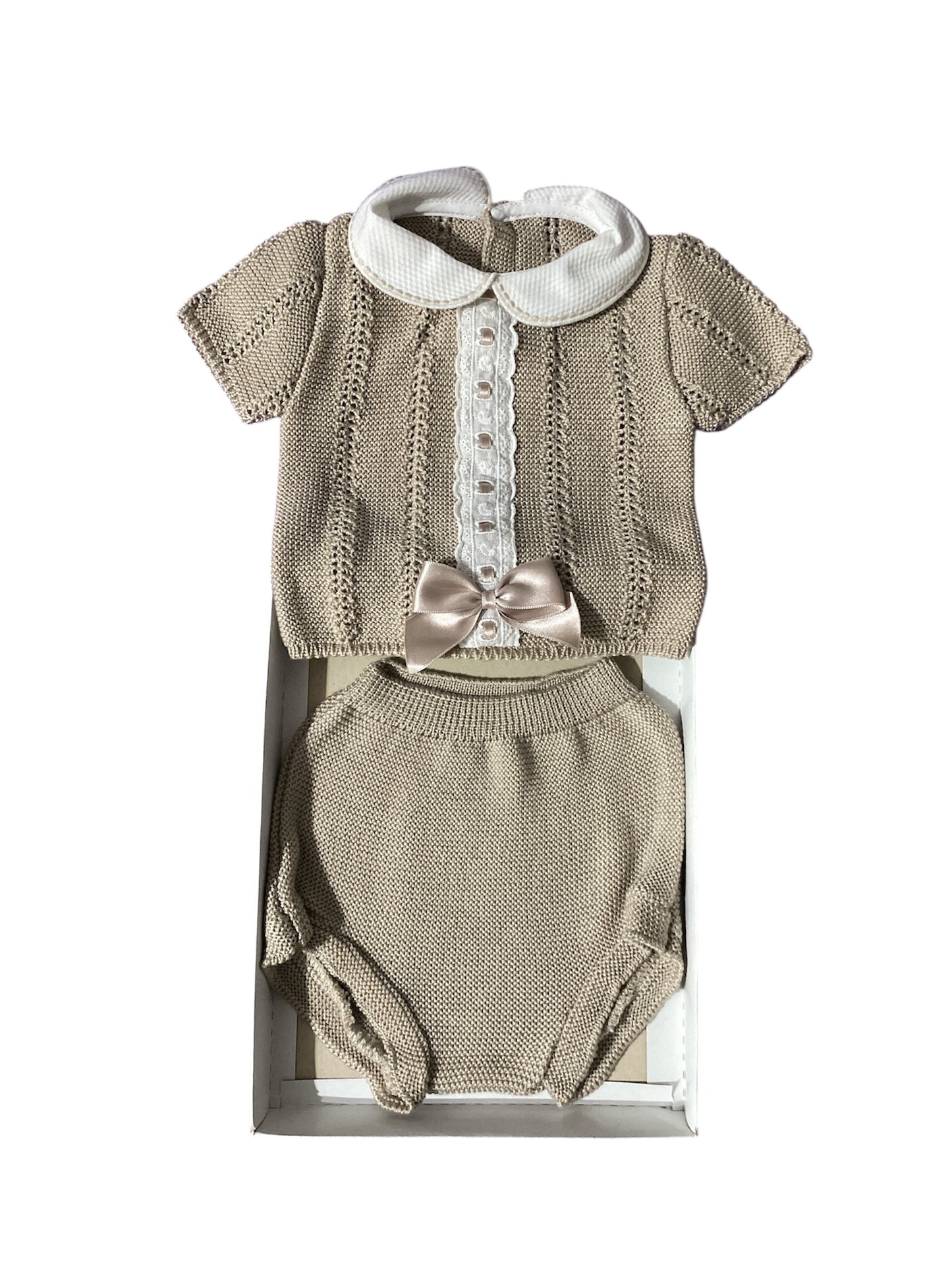 CONJUNTO DE HILO BEBÉ TALLA 6 MESES