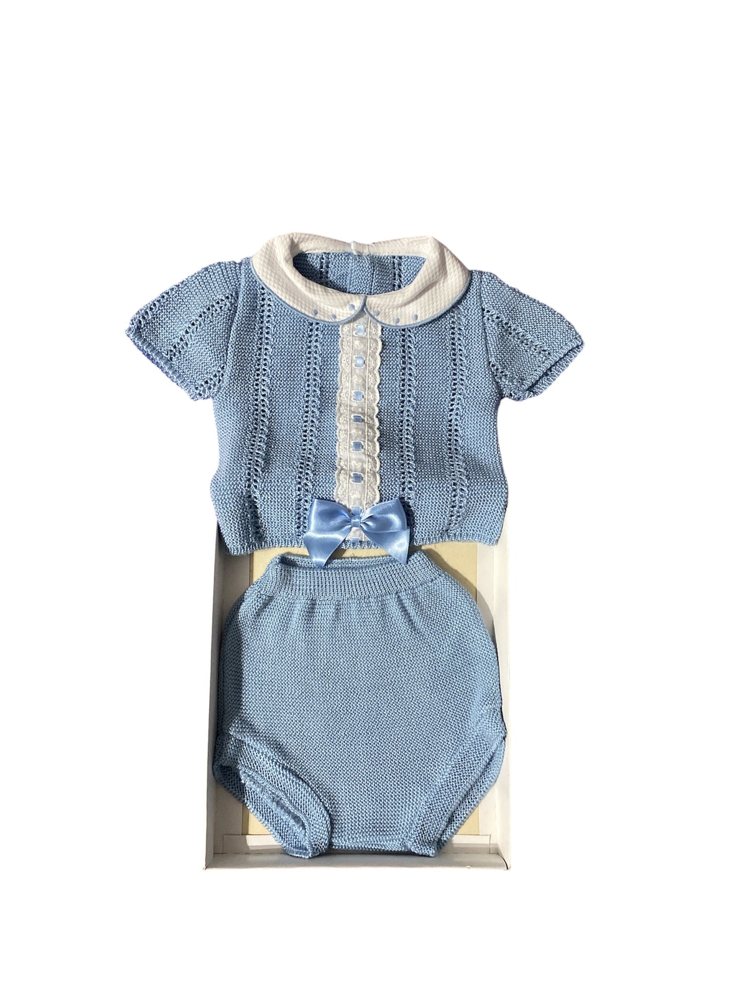 CONJUNTO DE HILO BEBÉ TALLA 6 MESES